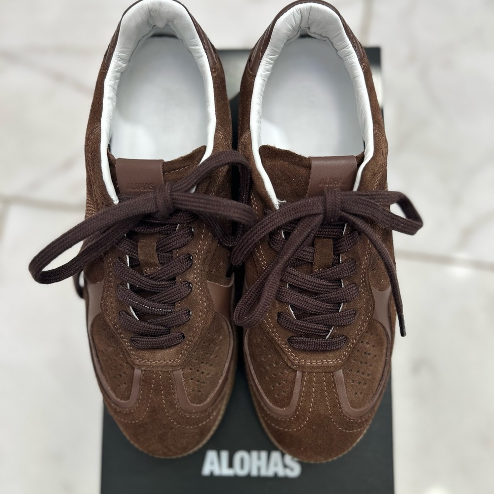 ALOHAS Women’s Chocolate Brown Sneakers